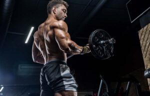 آقای در حال عضله سازی